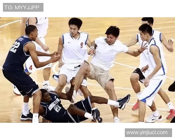 南京篮球队配合问题引发热议球迷对战术执行和团队默契展开激烈讨论 南京篮球队配合问题引发热议球迷对战术执行和团队默契展开激烈讨论