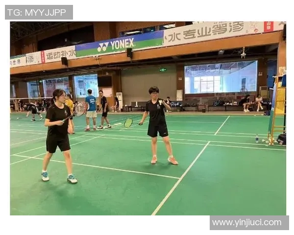 赛后分析:深圳羽毛球队与重庆羽毛球队技术对比与战术探讨