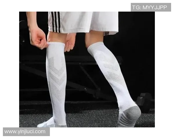 足球明星穿着足球袜的精彩瞬间图片展示与分析